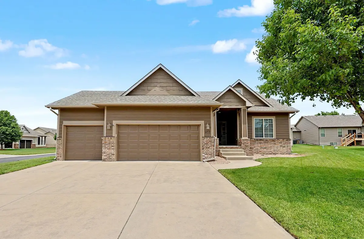 933 W Threewood, Andover, KS 67002 - #1