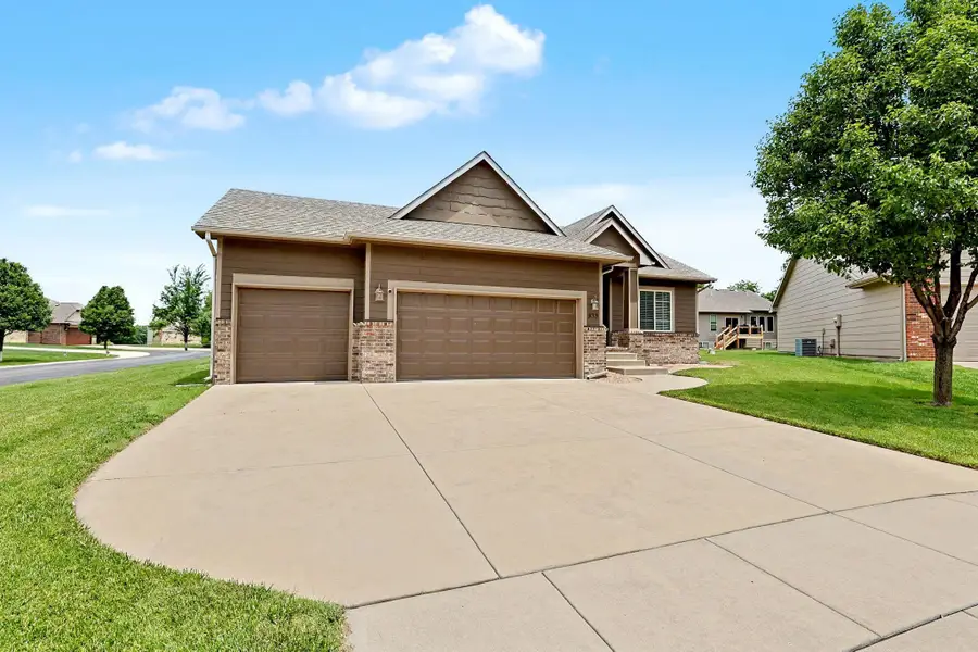 933 W Threewood, Andover, KS 67002 - #2
