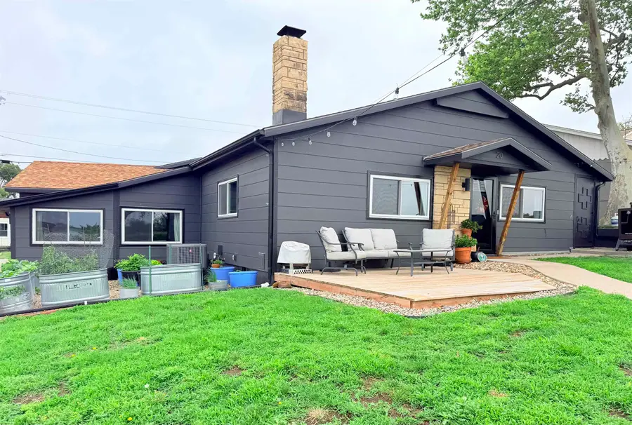 20 Lakeshore Dr, Marion, KS 66861 - #3