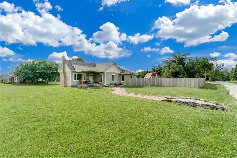 307 Ohio Ave, Burns, KS 66840 - #2