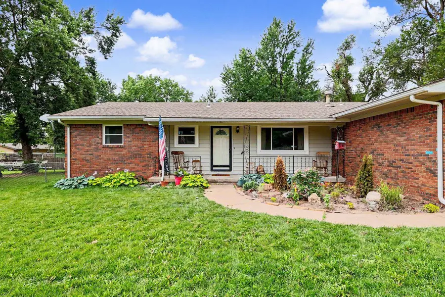 7401 W Galoway Ave, Wichita, KS 67212 - #2