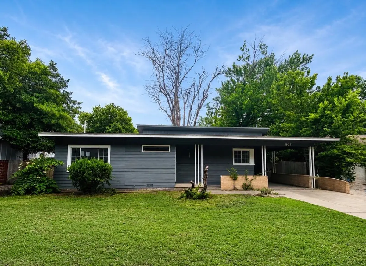 1927 E Glen Oaks, Wichita, KS 67216 - #1