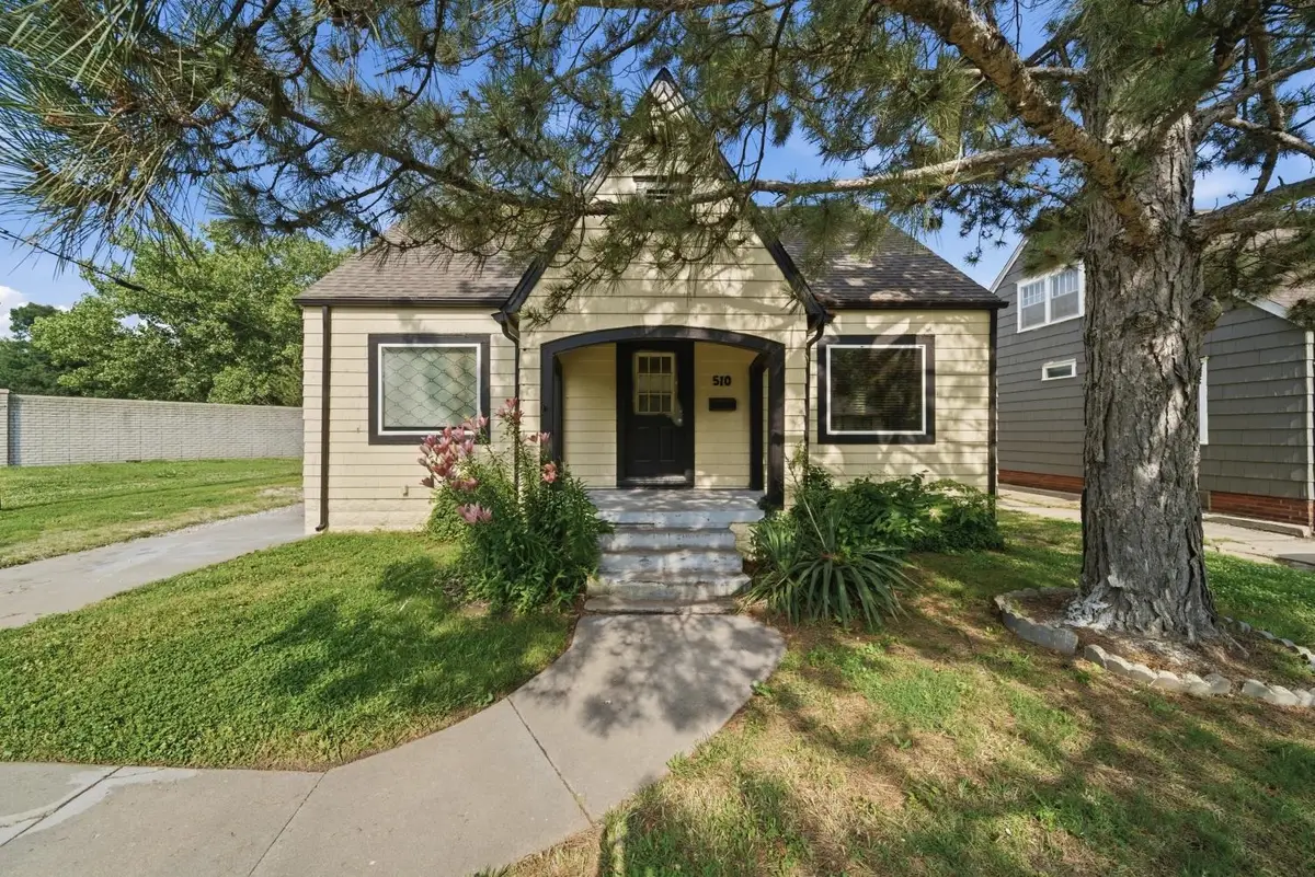 510 S Broadview Ave, Wichita, KS 67218 - #1