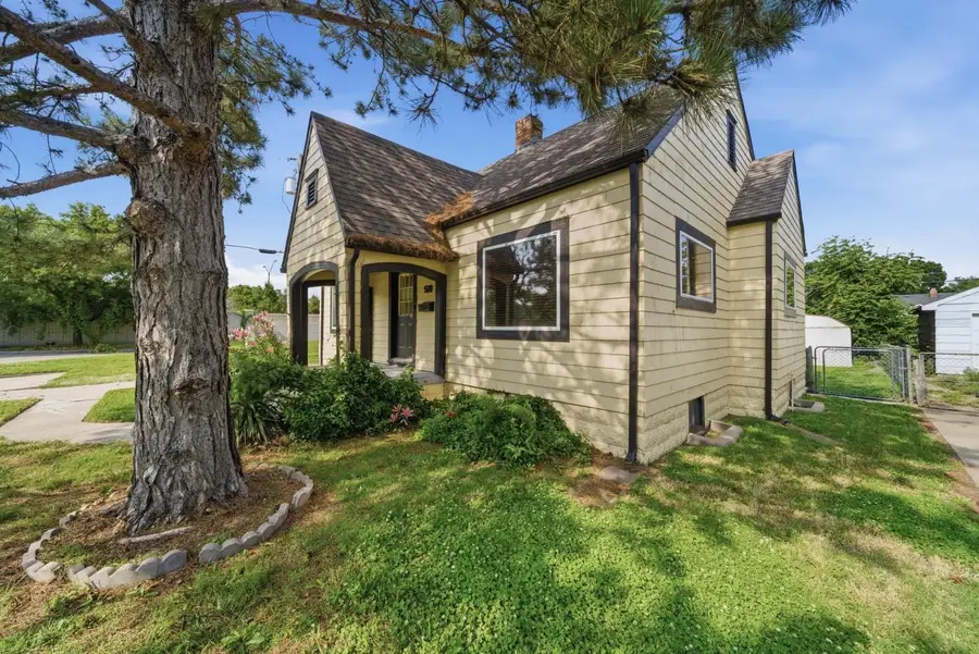 510 S Broadview Ave, Wichita, KS 67218 - #2
