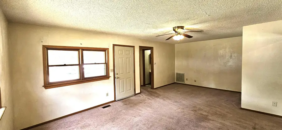 1525 N 7th St, Arkansas City, KS 67005 - #3
