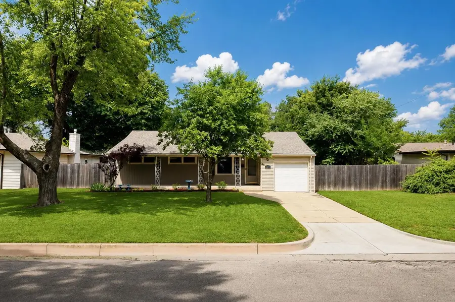 1121 N Ridgewood, Wichita, KS 67208 - #2
