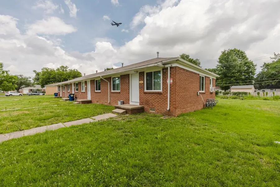 604-610 S Hunter, Wichita, KS 67207 - #2