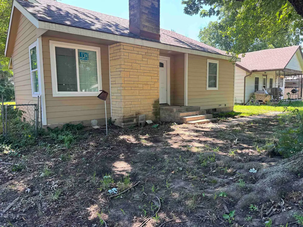 1120 N C Street, Arkansas City, KS 67005 - #1