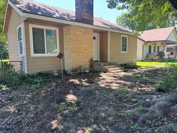 1120 N C Street, Arkansas City, KS 67005