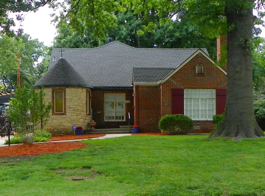 207 N Parkwood Lane, Wichita, KS 67208-4144 - #3