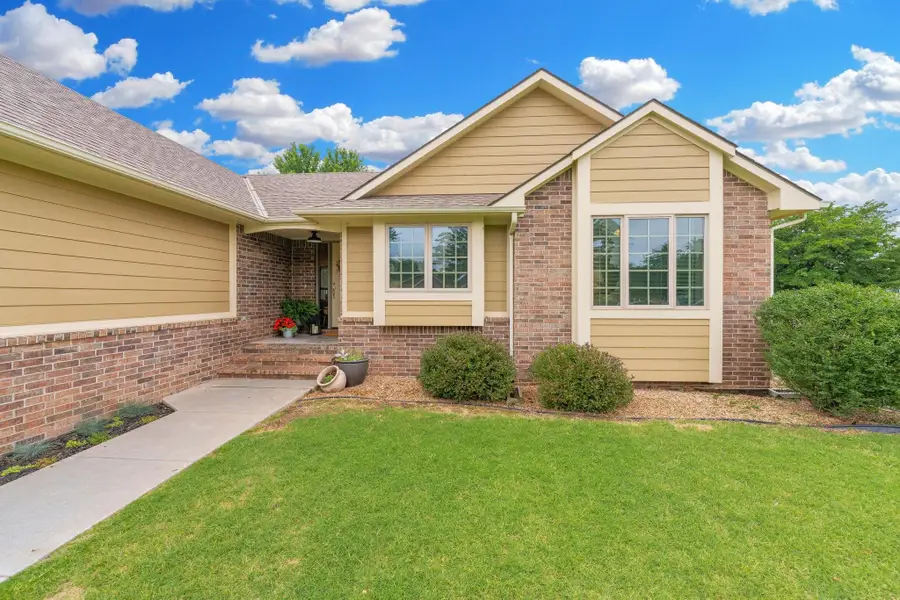 303 E Evergreen Ct, Cheney, KS 67025 - #3