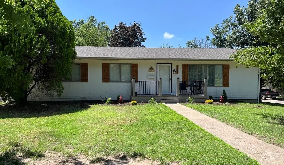501 S Mount Carmel Ave, Wichita, KS 67213-2311 - #1