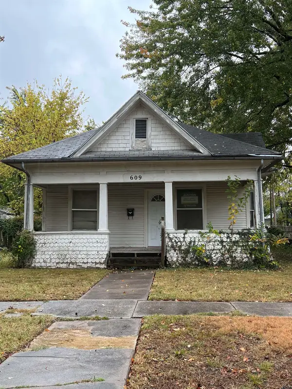 609 E 13th, Winfield, KS 67156