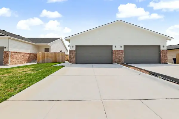 9267 E Fox Pointe, Bel Aire, KS 67226