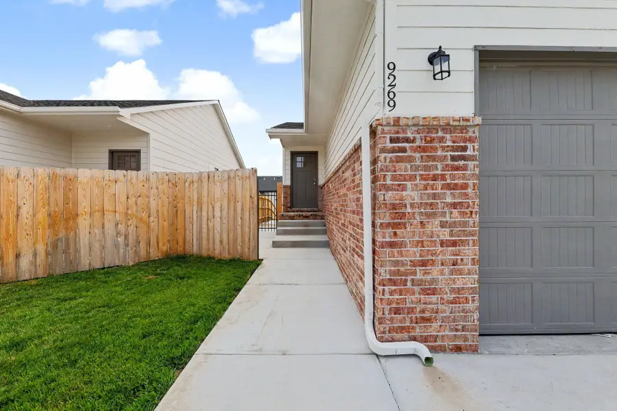 9267 E Fox Pointe, Bel Aire, KS 67226 - #2
