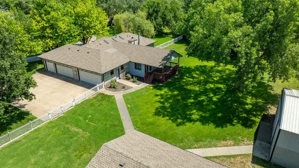 8425 S Lulu Ave, Haysville, KS 67060