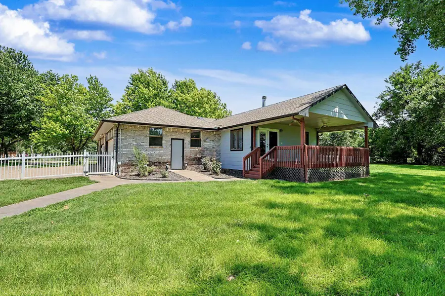 8425 S Lulu Ave, Haysville, KS 67060 - #2