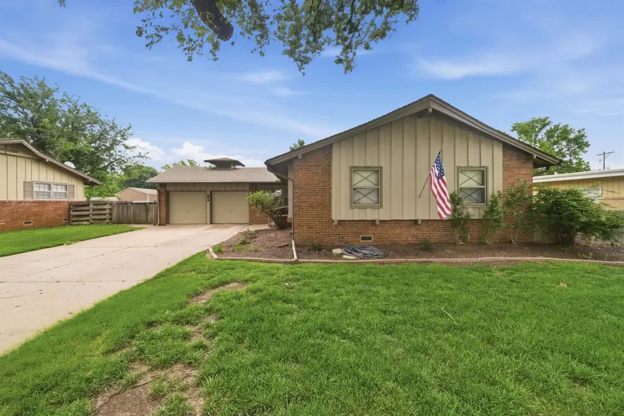 812 N Chipper Ln, Wichita, KS 67212 - #2