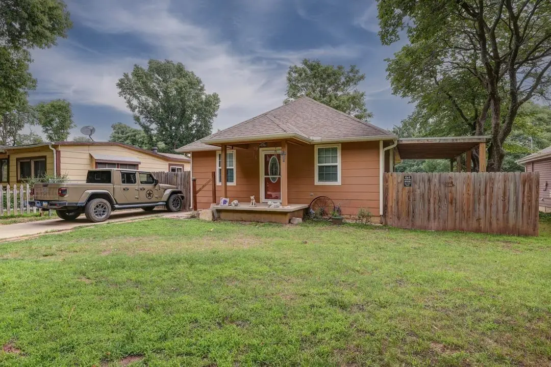 1322 N 15th, Arkansas City, KS 67005 - #1