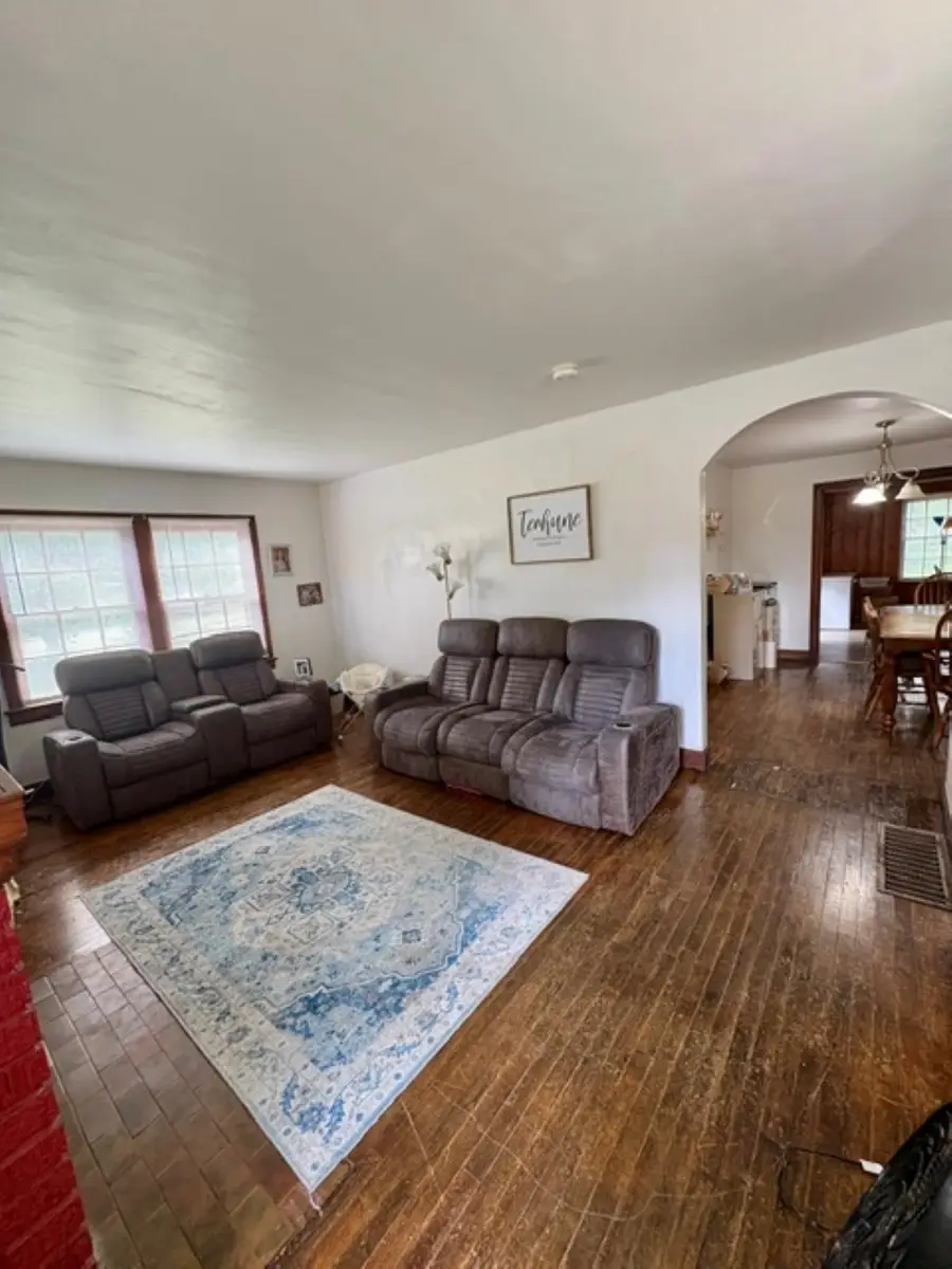 426 W Cave Springs Ave, El Dorado, KS 67042 - #2
