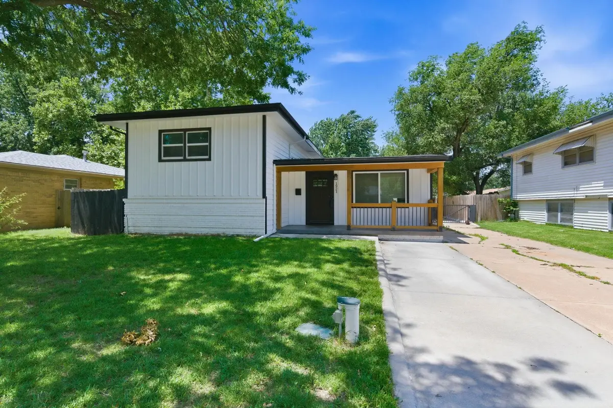 1921 N Gow St, Wichita, KS 67203 - #1