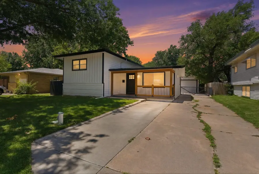 1921 N Gow St, Wichita, KS 67203 - #2