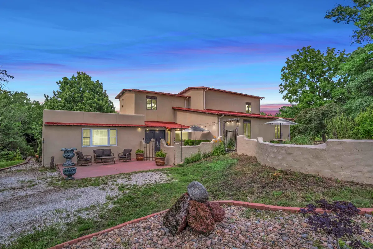 532 N Rock Rd, Newton, KS 67114 - #1