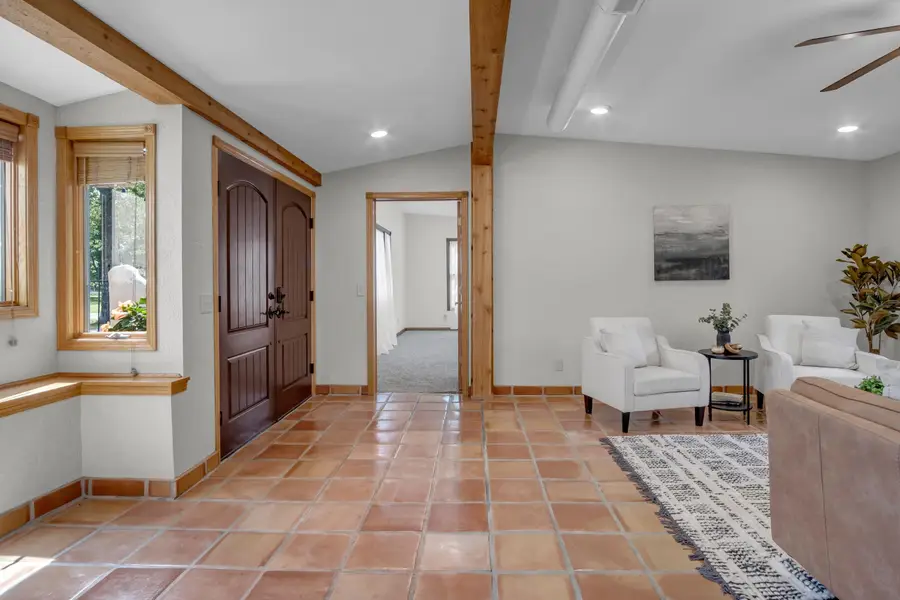 532 N Rock Rd, Newton, KS 67114 - #3