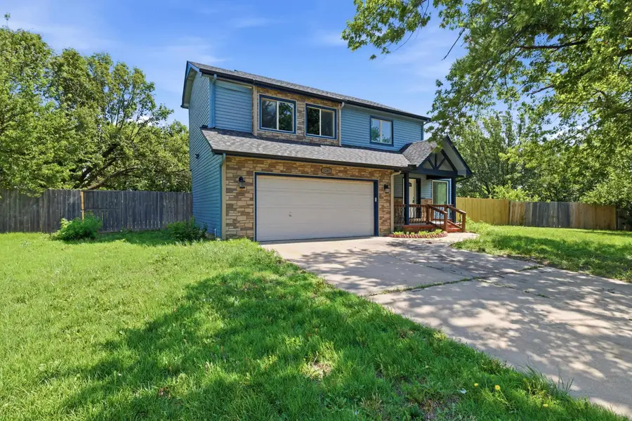 1202 S Stoneybrook Cir, Wichita, KS 67207 - #2
