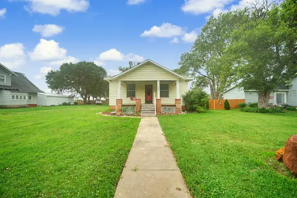 908 Maple St., Gypsum, KS 67448