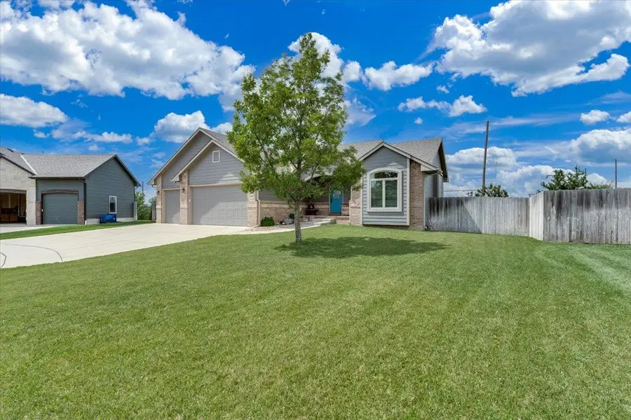 1269 N Forestview Ct, Wichita, KS 67235 - #2
