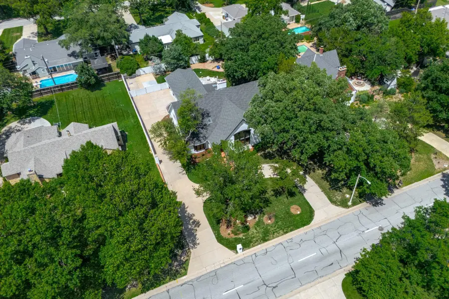 24 E Douglas Ave, Eastborough, KS 67206 - #2