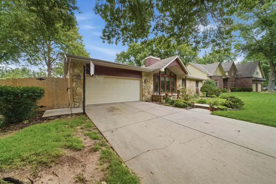 931 N Toh N Hah Ct, Wichita, KS 67212 - #2
