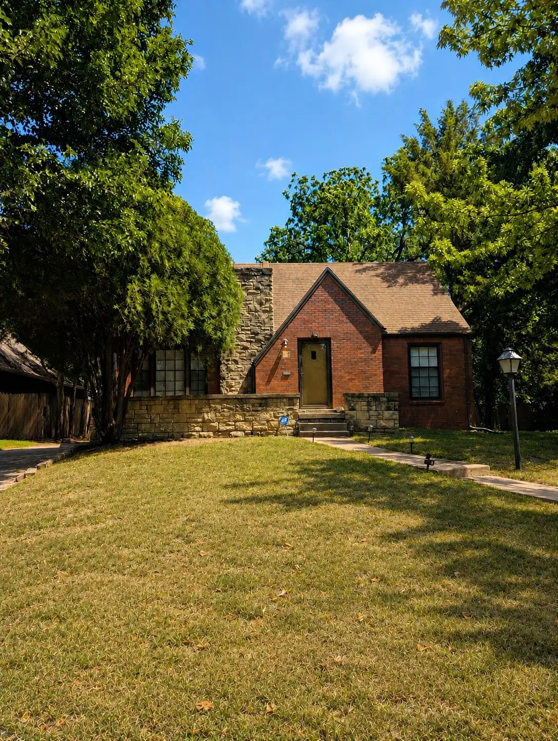 512 S Roosevelt, Wichita, KS 67218 - #1
