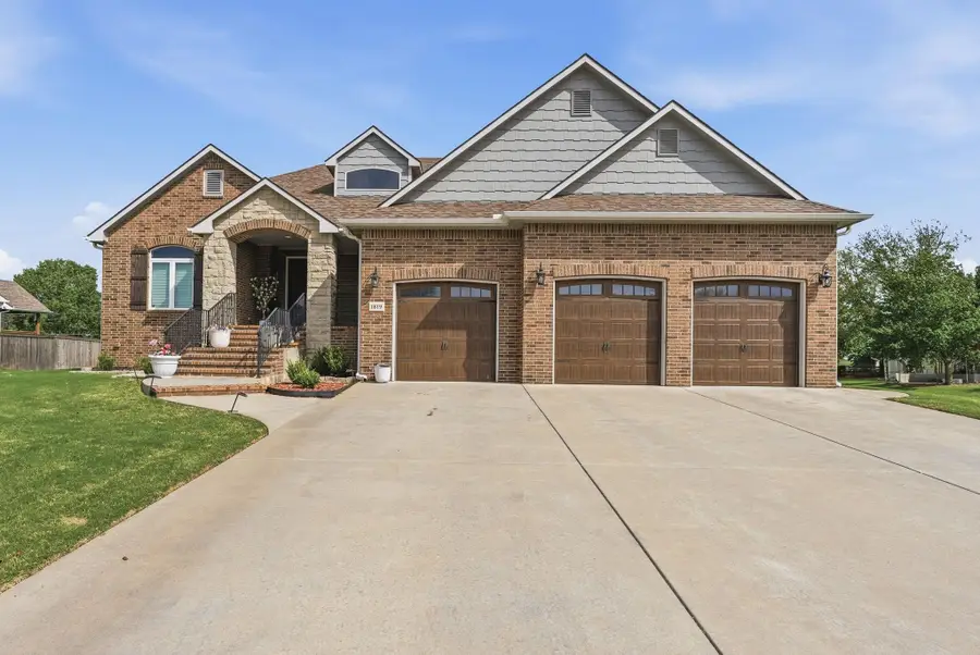 1819 W Edgewood Dr, Wellington, KS 67152-4724 - #2