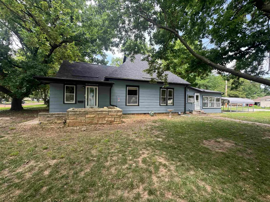 1620 Fuller, Winfield, KS 67156 - #2