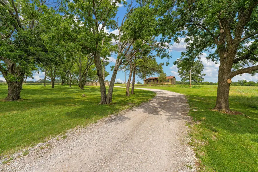 14464 172nd Rd, Winfield, KS 67156 - #2