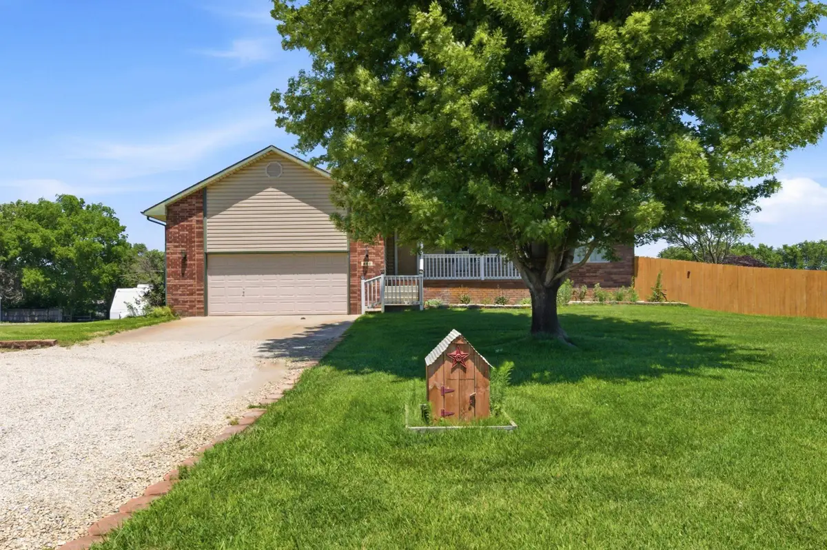 400 E Gordon Bennett Dr., Haysville, KS 67060 - #1