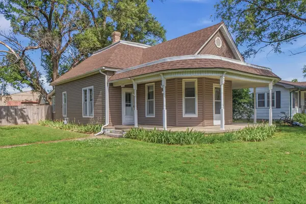110 E Main St, Haven, KS 67543