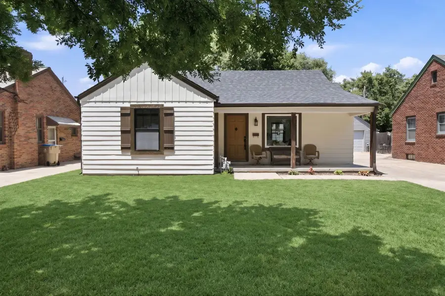 1517 N Coolidge Ave, Wichita, KS 67203 - #2