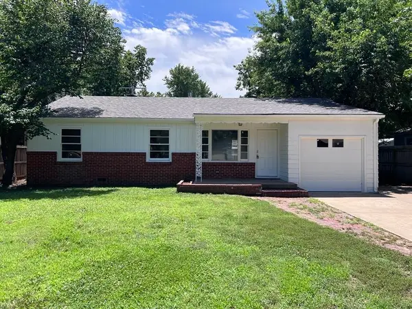 617 W 4th, Haysville, KS 67060