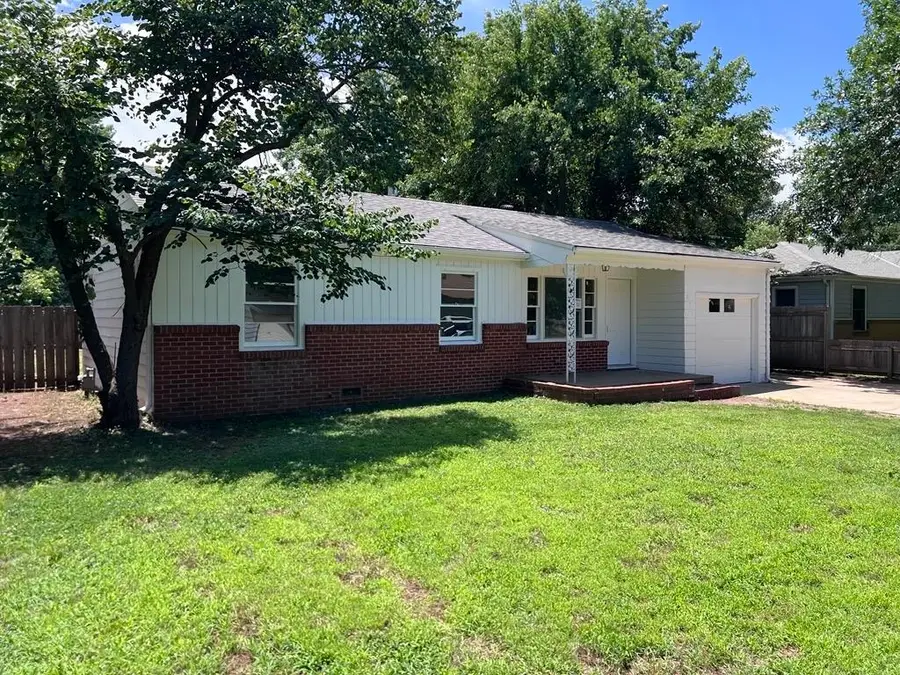 617 W 4th, Haysville, KS 67060 - #2