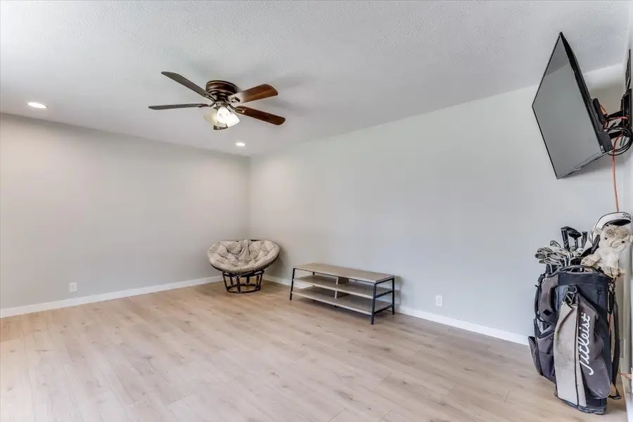 605 E Main St, Haven, KS 67543 - #3