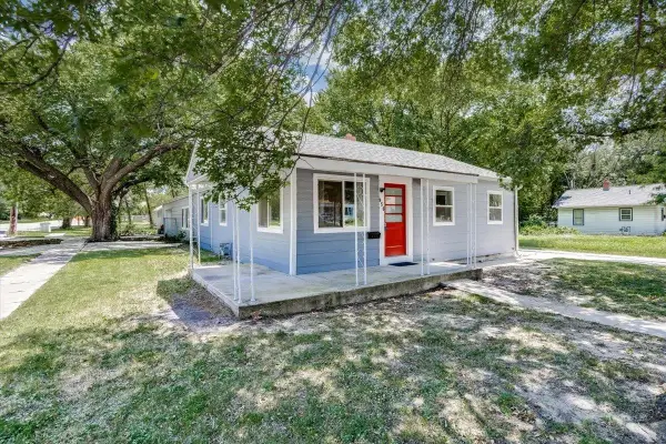 956 Harding St, Wichita, KS 67208