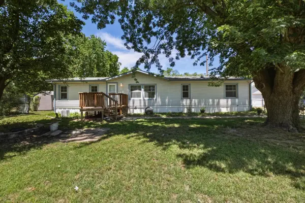 416 W 58th St S, Wichita, KS 67217