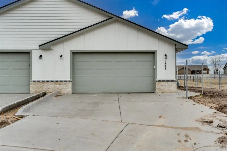 2433 S Wheatland Ct, Wichita, KS 67235 - #3