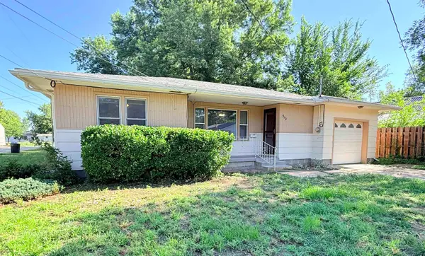 910 E Sherman, Marion, KS 66861