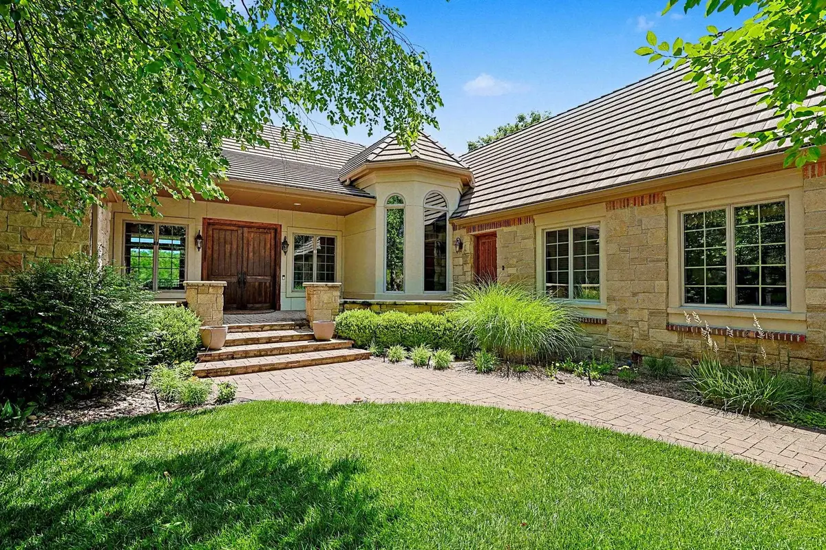 215 E Pine Meadow Ct, Andover, KS 67002 - #1