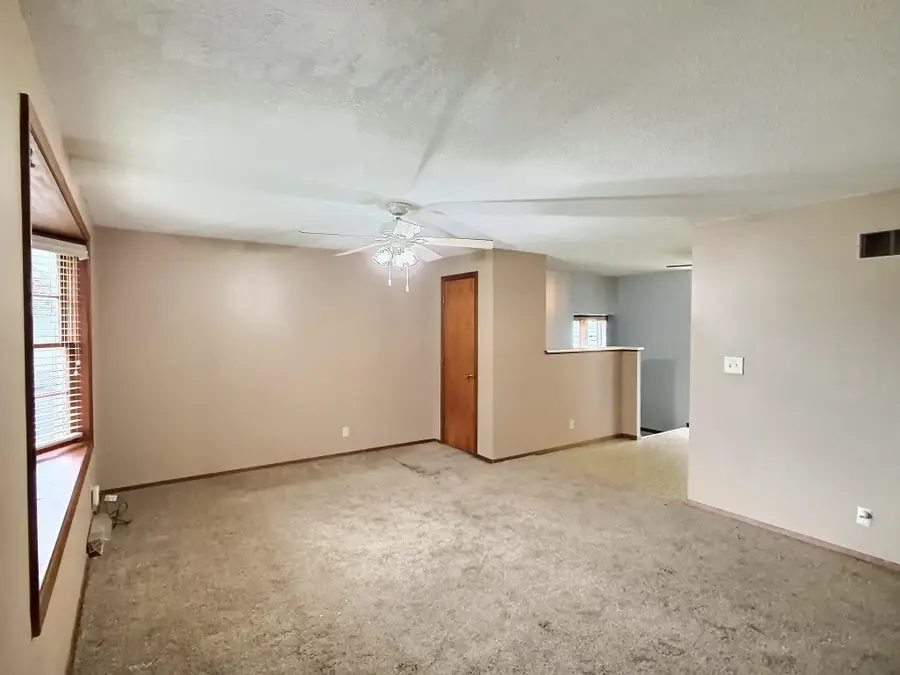 804 N Mclain Ave, Newton, KS 67114 - #3