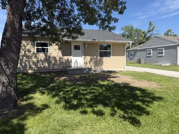 904 Choctaw, Salina, KS 67401
